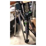 2 TRIPODS