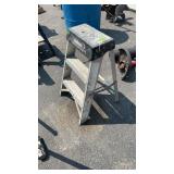 HUSKY STEP LADDER