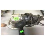 BLACK & DECKER ANGLE GRINDER