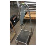 SINGLE STEP W/ GRAB BAR