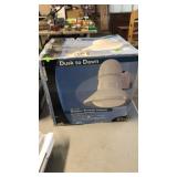 DUSK TO DAWN YARD LIGHT