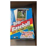 BX OF TOPPS 1992 BASEBALL WAX PACKS