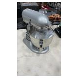 KITCHENAID ARTISAN MIXER MANUAL & ATTACHMENTS