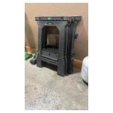 4 STANLEY PLASTIC SAWHORSES
