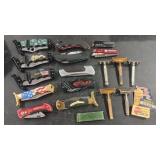 GROUP OF ANTIQUE RAZORS AND POCKET KNIVES
