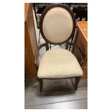 ACCENT CHAIR