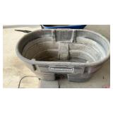 RUBBERMAID 100 GAL WATER TROUGH W/ NO FREEZE SYSTE