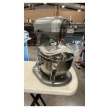 KITCHENAID 6QT STAND MIXER & ATTACHMENTS
