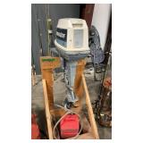 EVINRUDE 25 HP BOAT MOTOR W/ 3 GALLON TANK