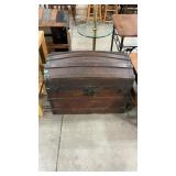 ROUND TOP ANTQ WOOD-METAL TRUNK