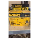 DEWALT 20V COMPACT TASK LIGHT NIB