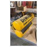 DEWALT EMGLO AIR COMPRESSOR