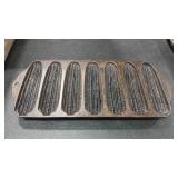 GRISWOLD CAST IRON CORN BREAD PAN