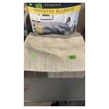 TWO IN2GREEN BLANKETS