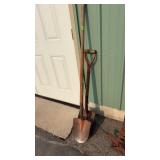 2 SHOVELS