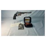 SMITH & WESSON MODEL 29-2 44 MAG W/ PACHMAYR