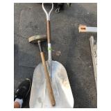 ALUMINUM SCOOP SHOVEL & SLEDGE HAMMER