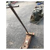 1 1/2 TON HYDRUALIC FLOOR JACK