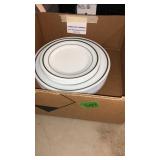 PYREX -6 DINNER PLATES & 3 SALAD PLATES