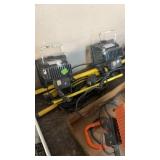 2 HALOGEN WORK LIGHTS W/ STAND