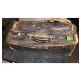VINTAGE LEATHER DOCTOR'S STYLE BAG