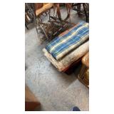 GROUP OF SADDLE PADS