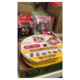 FIGURINES & TOY MINI BRANDS COLLECTOR CASES