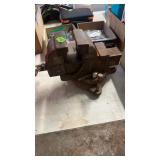 BENCH VISE