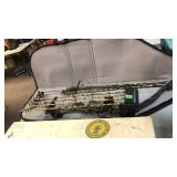 PRECISION EDGE COMPOUND BOW & ARROWS IN SOFT