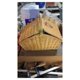 PICNIC BASKET