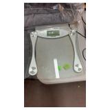 TAYLOR BATHROOM SCALE