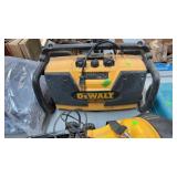 DEWALT JOBSITE RADIO CHARGING STATION
