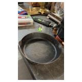 GRIZWOLD NO. 8 CAST IRON SKILLET