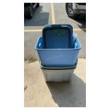 4 PLASTIC TOTES W/ LIDS