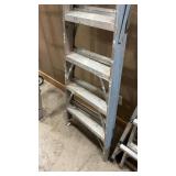 8' ALUMINUM LADDER