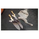 CRUMB SWEEPER & CAKE SERVERS