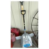 HART ALUMINUM SCOOP SHOVEL AND SNOW SHOVEL