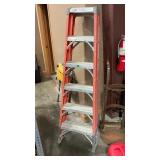 6' FIBERGLASS LADDER AND FOLDING WORKBENCH