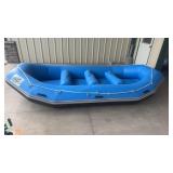 13ï¿½ INFLATABLE WHITE WATER RAFT