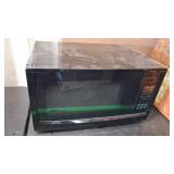INSIGNIA NS-NW07BKO  700 W ATT MICROWAVE