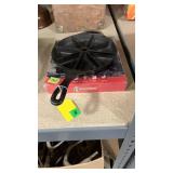 LODGE CB CAST IRON CORN BREAD SKILLET + CHARCOAL