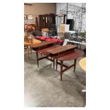 MCM TAPERED LEG DINING TABLE & 2 LEAVES