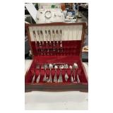 COMMUNITY 'LADY HAMILTON' FLATWARE SET & BOX