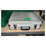 HARD GUN/CAMERA METAL CASE 18'X13'X6'