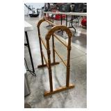 OAK QUILT RACK