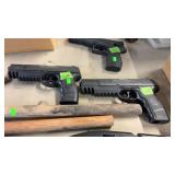 2 AIR PISTOLS