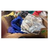 3 LADIES NORTH FACE VEST SIZE SM