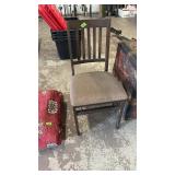 FOLDING WOOD CHAIR