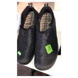 PR OF KEEN SHOES SIZE 10