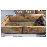 ANTIQUE WOODEN CARRY TRAY